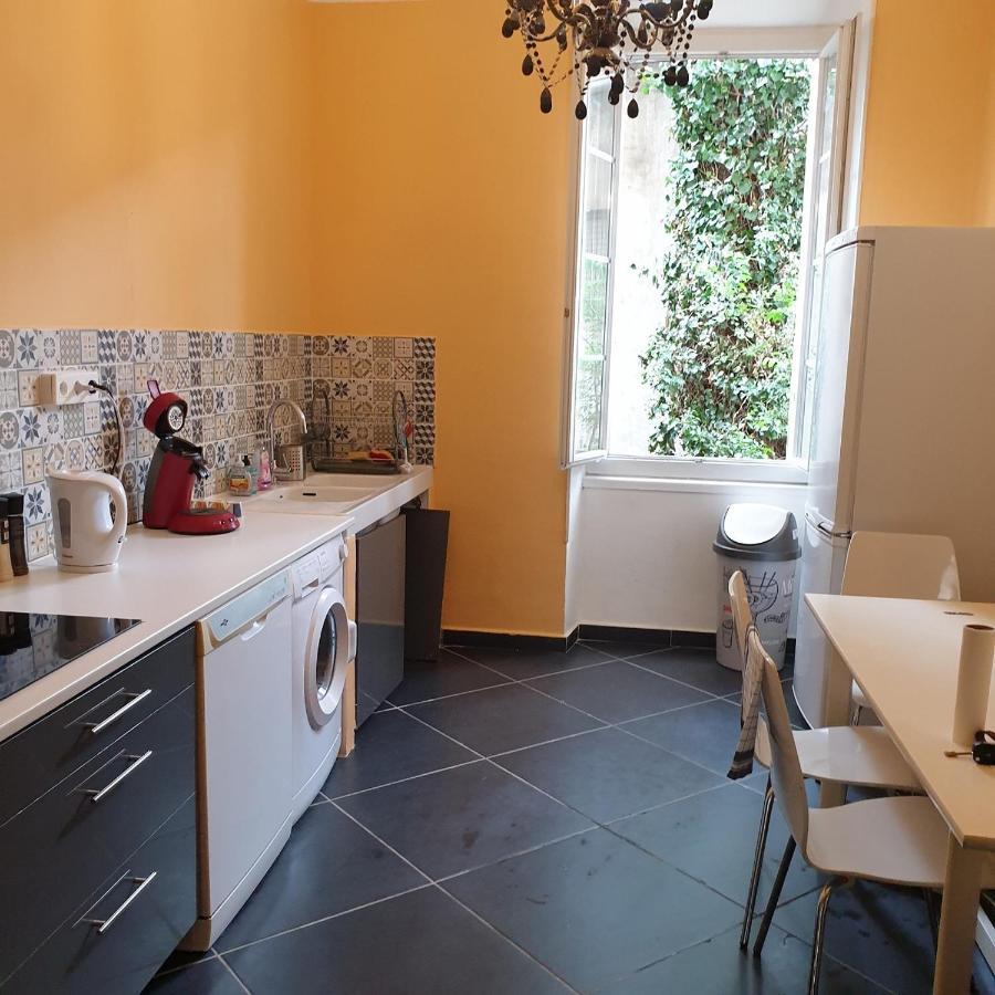 Appartement Intra Muros 8 Personnes Climatise Wifi Stationnement Facile Авиньон Экстерьер фото