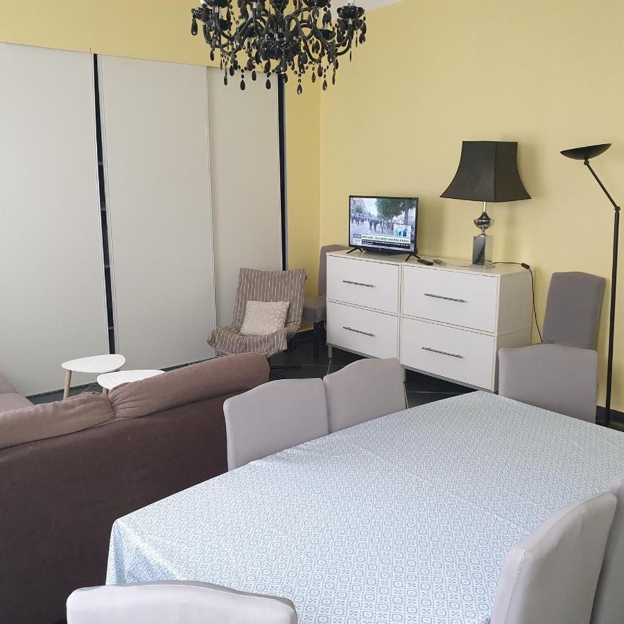 Appartement Intra Muros 8 Personnes Climatise Wifi Stationnement Facile Авиньон Экстерьер фото